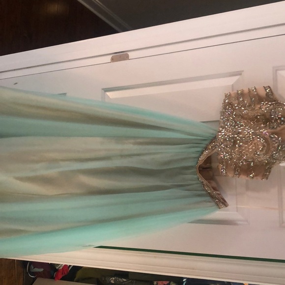 Prom dress - Picture 3 of 5